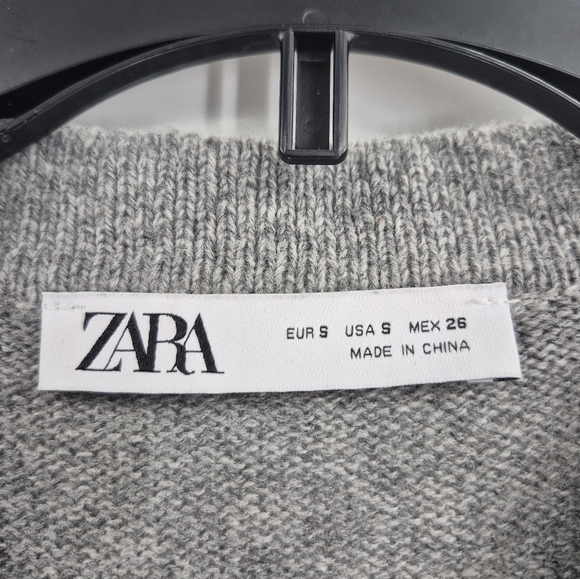 Zara Heather coquette Gray Knit Cardigan with Sequin Buttons and Bows Size Small - Picture 3 of 13